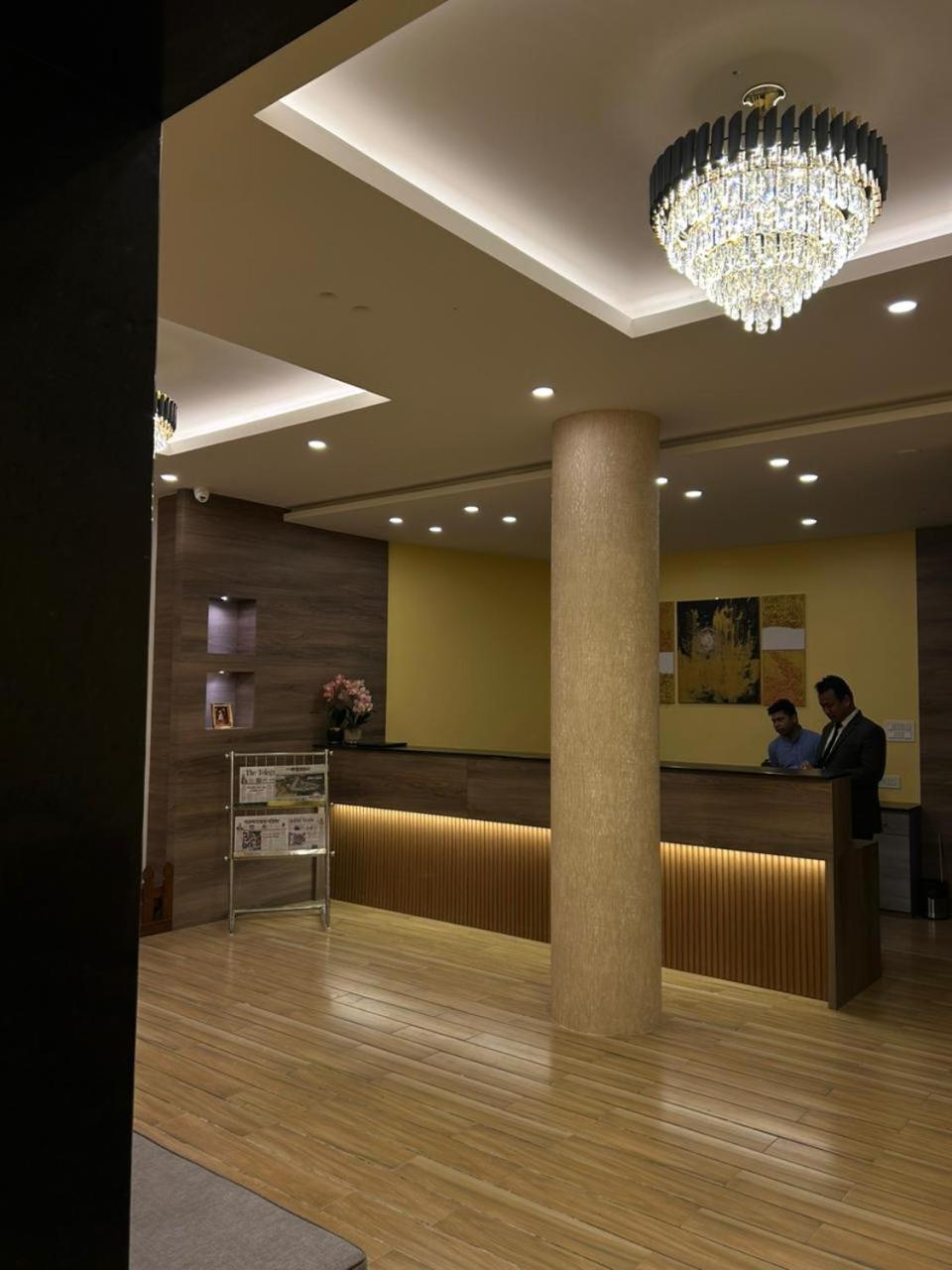 Hotel Dolly Сіліґурі Екстер'єр фото